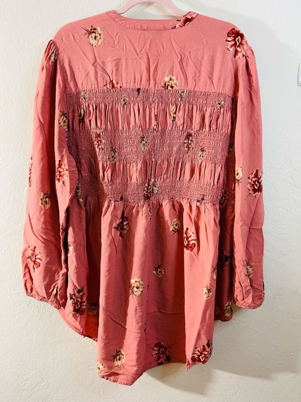 torrid Dusty Rose Floral Smocked Button Blouse Women size 3X Casual Travel Vacay - Picture 3 of 9